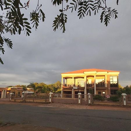 Top Stay Inn Kasane Extérieur photo