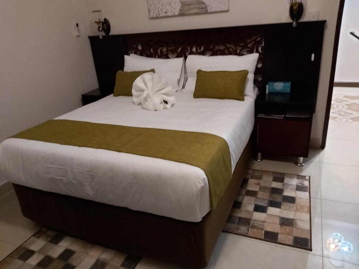 Top Stay Inn Kasane Extérieur photo